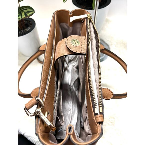 🔥🍀NWT! | Mickael Kors KELLEN Satchel Handbag Msrp:$378.00 - Picture 6 of 8